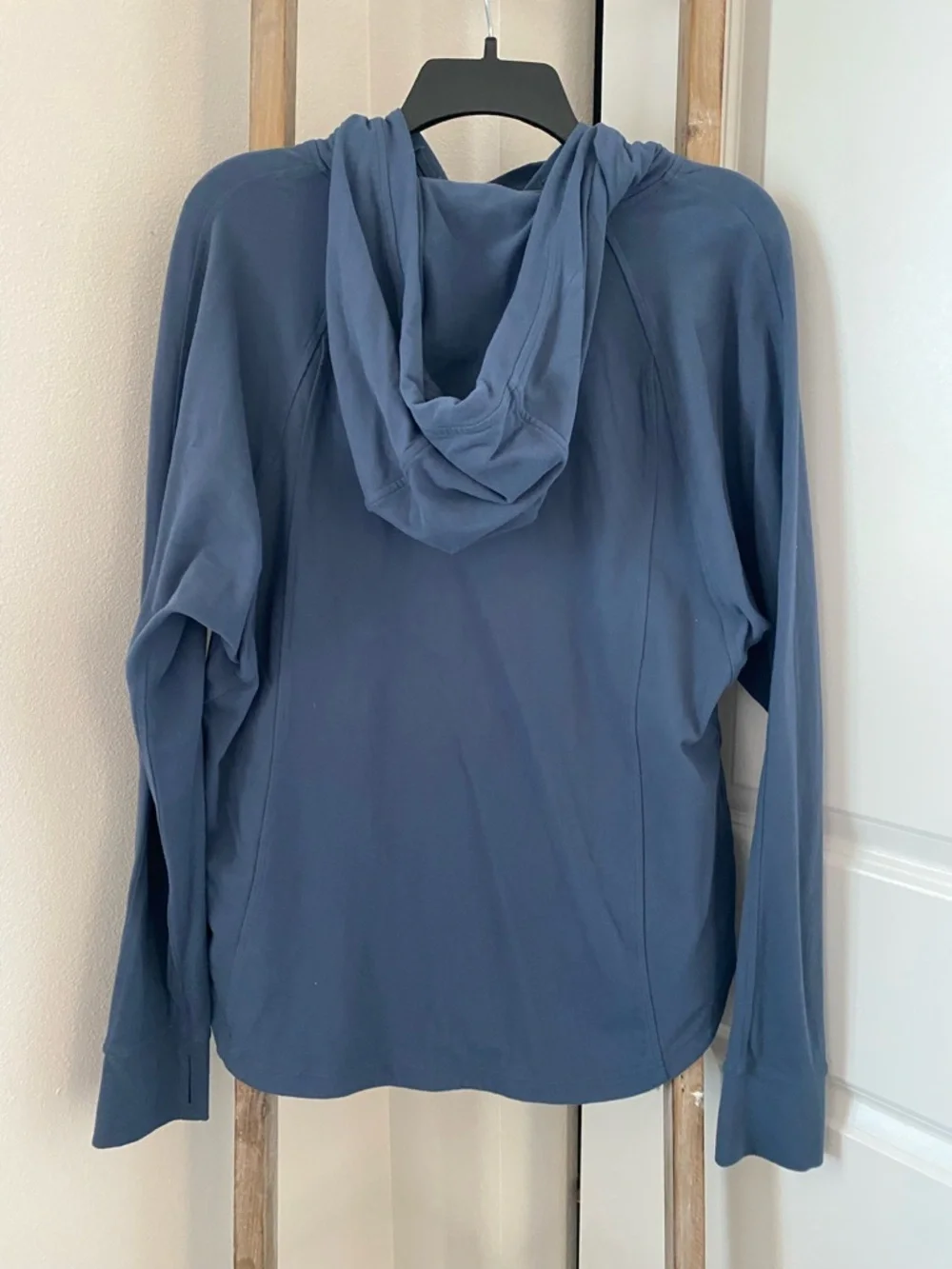 Lululemon - Pick Up The Pace Long
Sleeve - Astro Blue - Picture 10 of 11